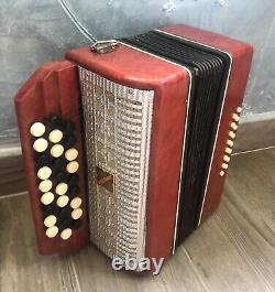 Vintage Russian USSR Razno Malish Child Accordion 16 Bass Akkordeon + Hard Case