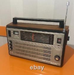 Vintage Soviet Russian USSR Radio SELENA TYPE B 216 LW FM 2SW UHF