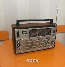Vintage Soviet Russian USSR Radio SELENA TYPE B 216 LW FM 2SW UHF