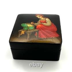Vintage USSR FEDOSKINO Miniature Hand Painted Russian Lacquer Box Signed