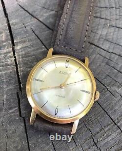 Vintage WOSTOK WATCH 18 jewels mechanical 2209 RUSSIAN Men's Gold plated USSR