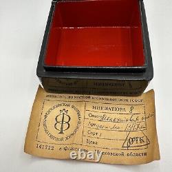 Boîte Laquée Russe Miniature de FEDOSKINO de l'URSS Vintage Peinte à la Main et Signée