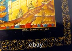 Boîte laquée russe peinte à la main des années 1950 de l'URSS de Mstera signée Vinogradova