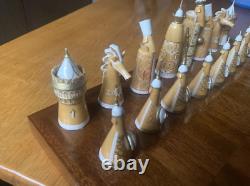 Ensemble d'échecs vintage ROYAUME RUSSE, URSS, d'origine ethnique, entièrement en bois, style Staunton #C531