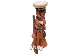 Figurine en bois peinte à la main de marin/soldat russe de l'U.R.S.S. vintage, art populaire rare 8'