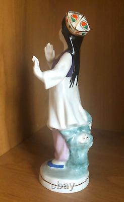 Figurine en porcelaine DULEVO russie/URSS Uzbek Dancing Girl des années 1950 très rare