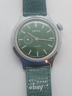 Montre-bracelet vintage russe soviétique mécanique BOCTOK verte à remontage mécanique de l'URSS