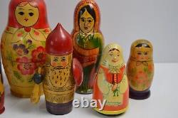 On peut traduire ce titre en français comme suit : Lot de 11 poupées russes authentiques en bois à emboîtement, style Roly Poly Bell, provenant de l'URSS et de Pologne.
