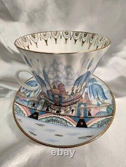 Tasse et soucoupe à thé russe en porcelaine vintage de l'URSS, peintes à la main, signées, rares.