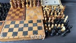 Titre traduit en français : Lot rare d'échecs en bois de l'URSS russe, vintage soviétique, avec échiquier en bois et pendule d'échecs.